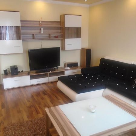 Apartment Peca Кладово Екстериор снимка