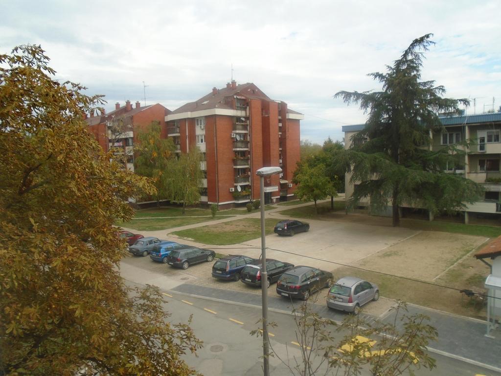 Apartment Peca Кладово Екстериор снимка