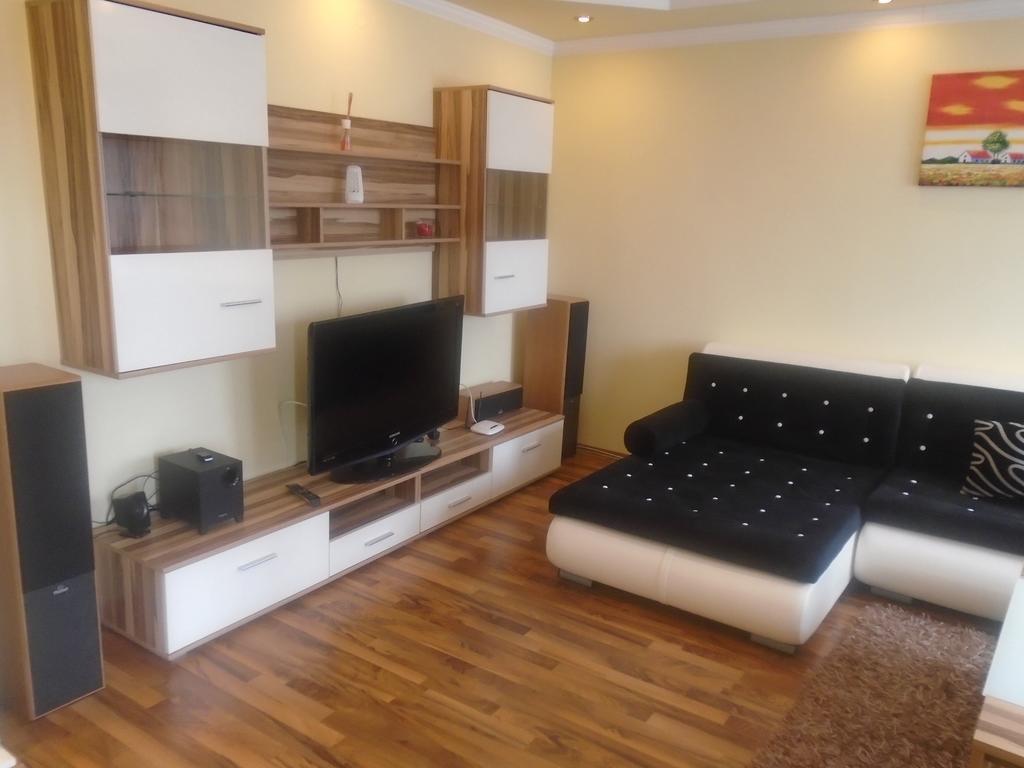 Apartment Peca Кладово Екстериор снимка